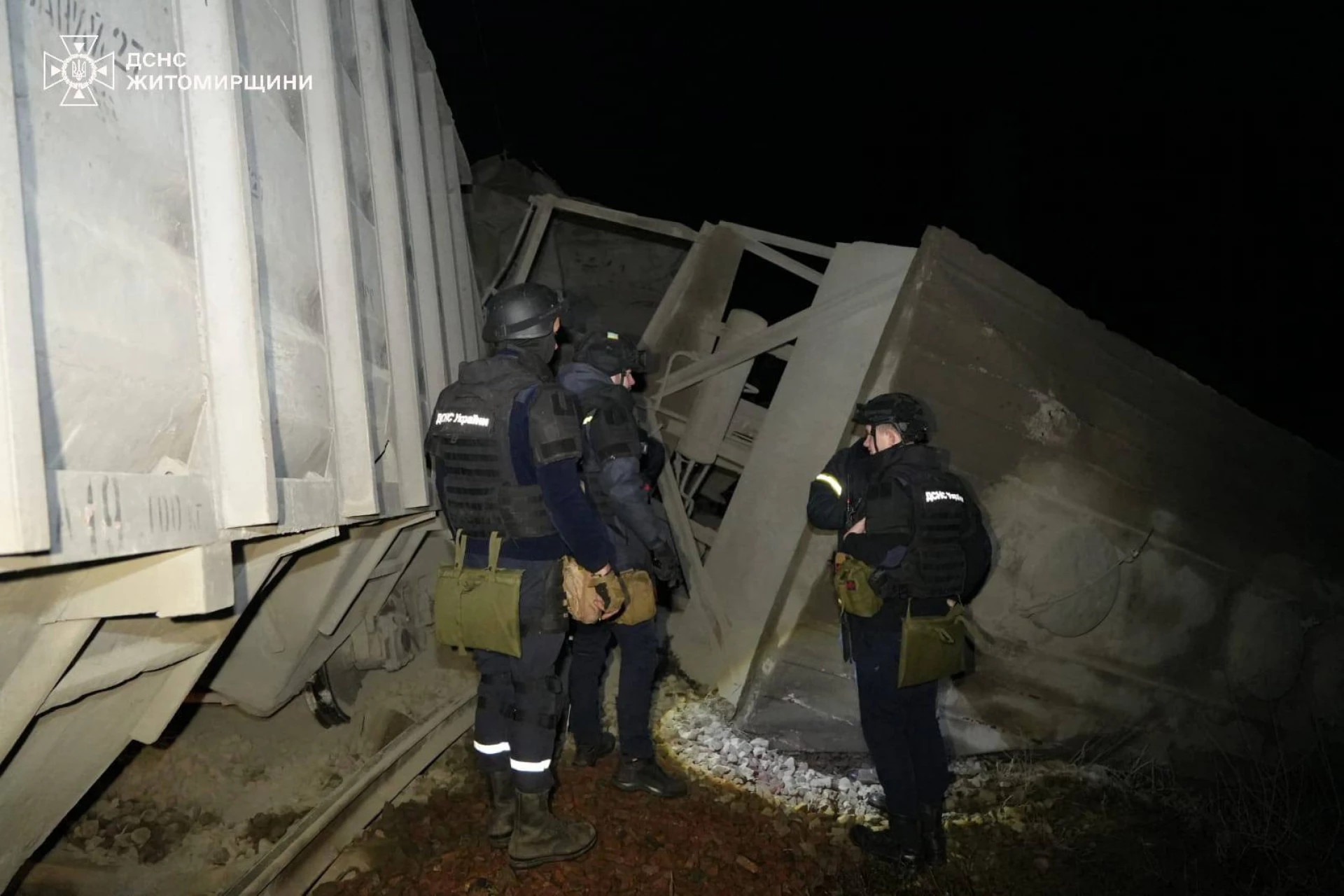 Потяг зійшов з колій біля Коростеня внаслідок детонації дрона