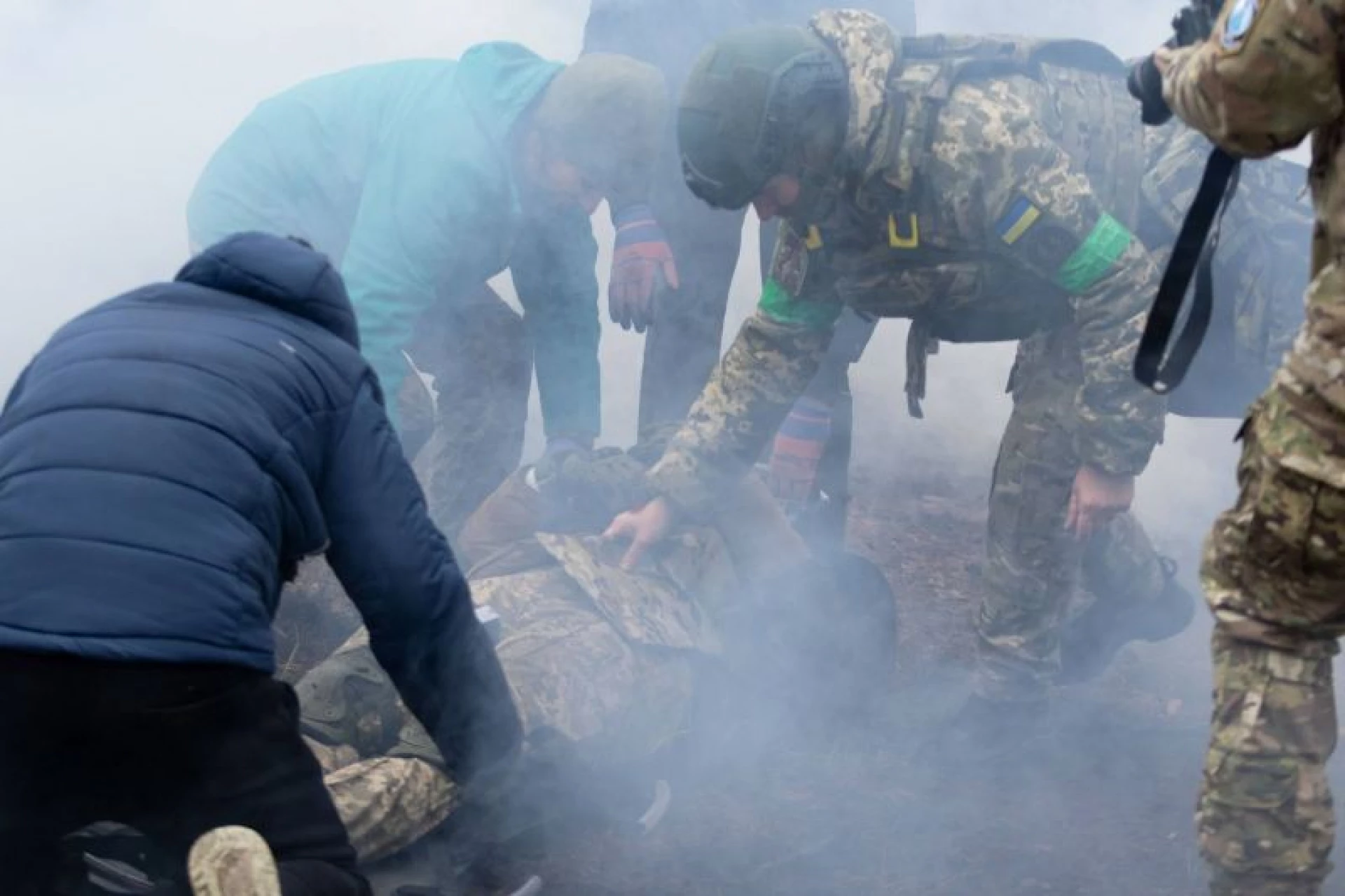 Черкасців навчають основ нацспротиву