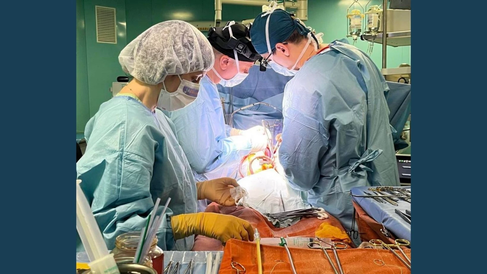 Київські лікарі врятували бійця з множинними осколковими пораненнями кінцівок і шиї