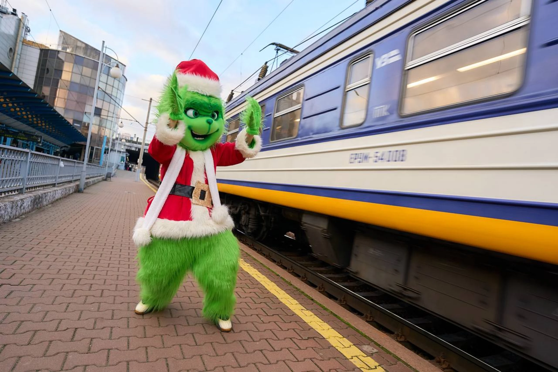 Грінч у Kyiv City Express: різдвяна історія з київських колій