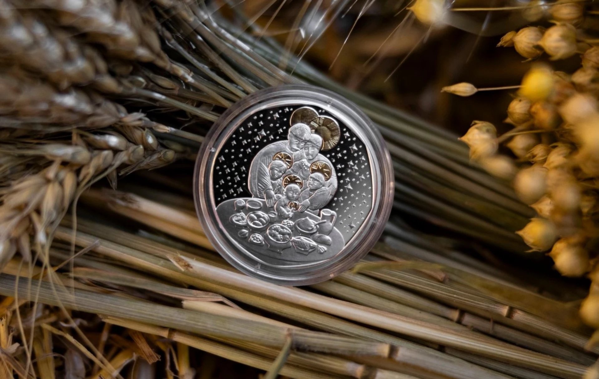 Нацбанк випустив різдвяну монету «Дух Різдва»