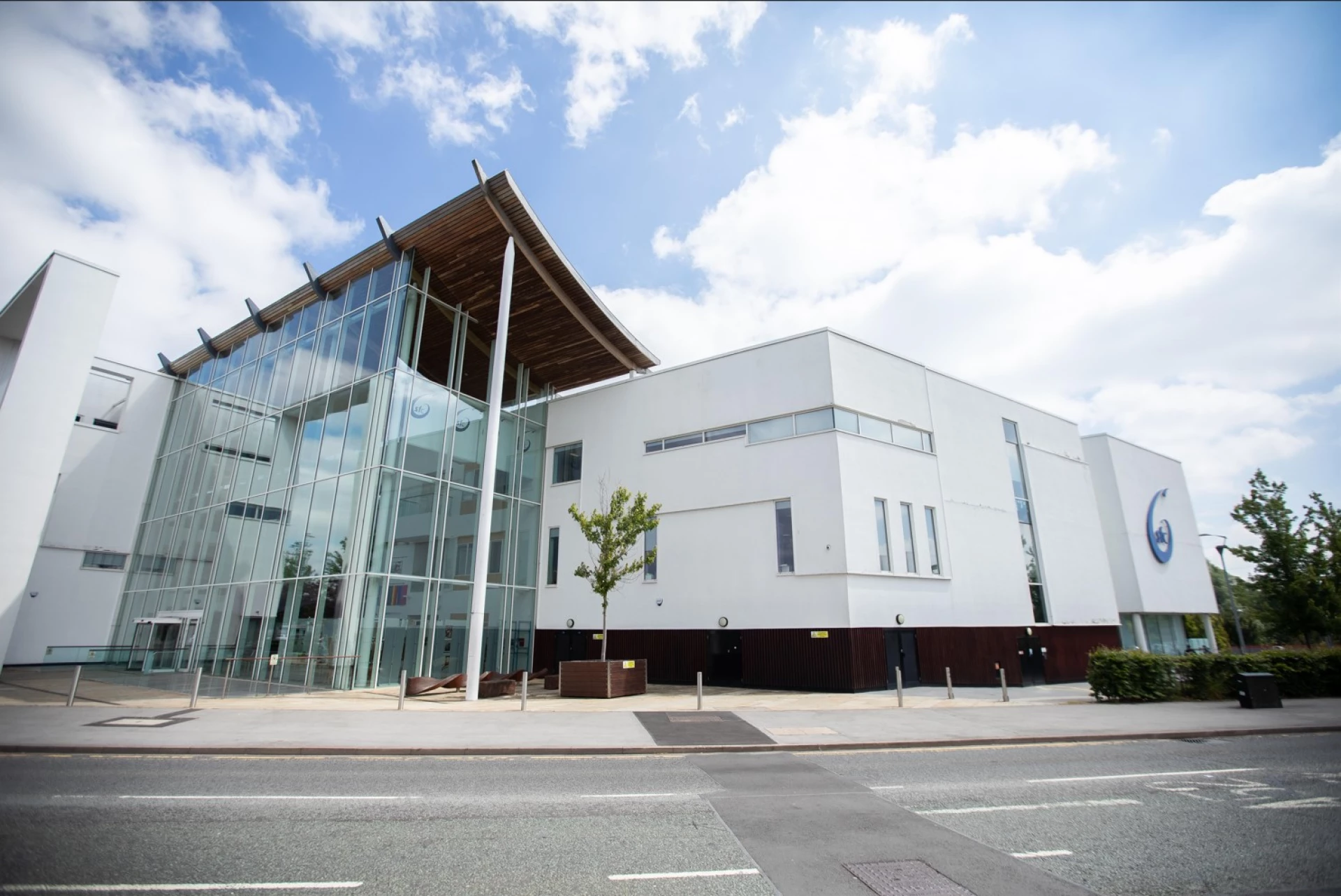 Українка залишила британський коледж, бо там її переконували вивчати російську мову, – The Guardian