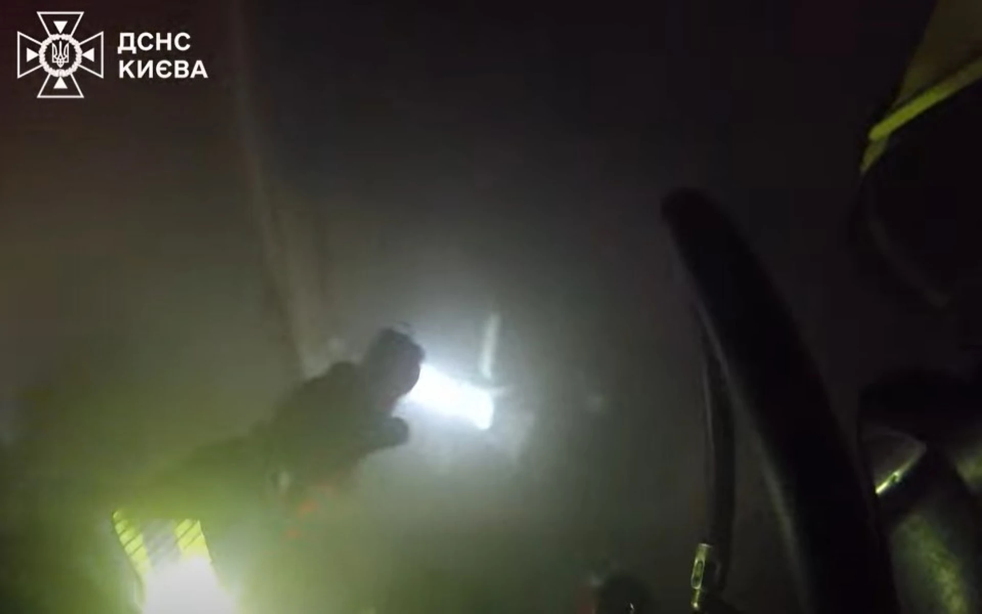 У столиці під час пожежі врятували чоловіка