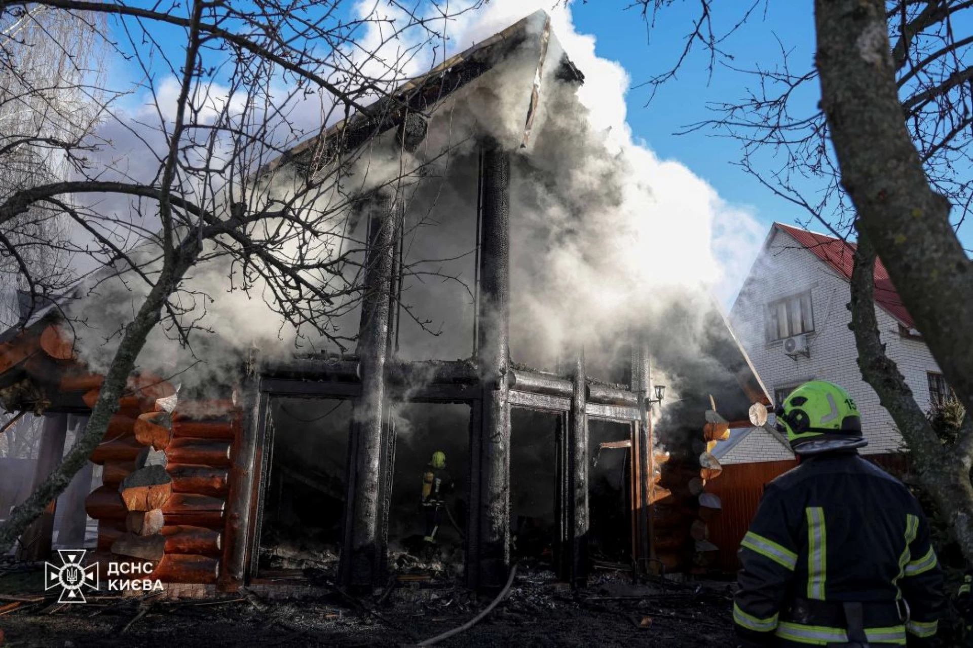 У Києві під час пожежі постраждала мати з дитиною