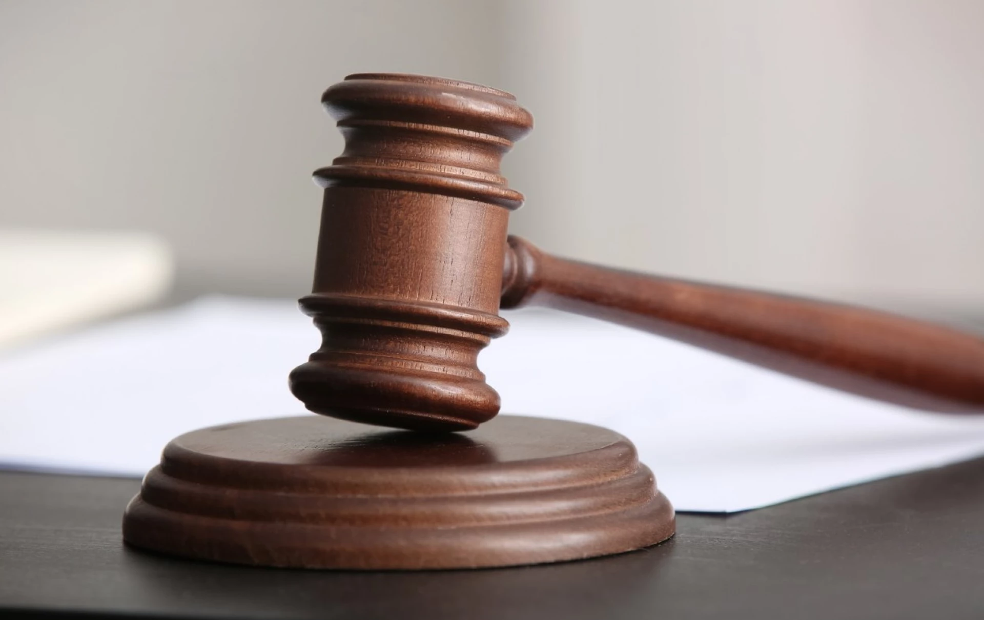 7 млн грн необґрунтованих активів посадовця міграційної служби Хмельниччини хочуть стягнути в дохід держави