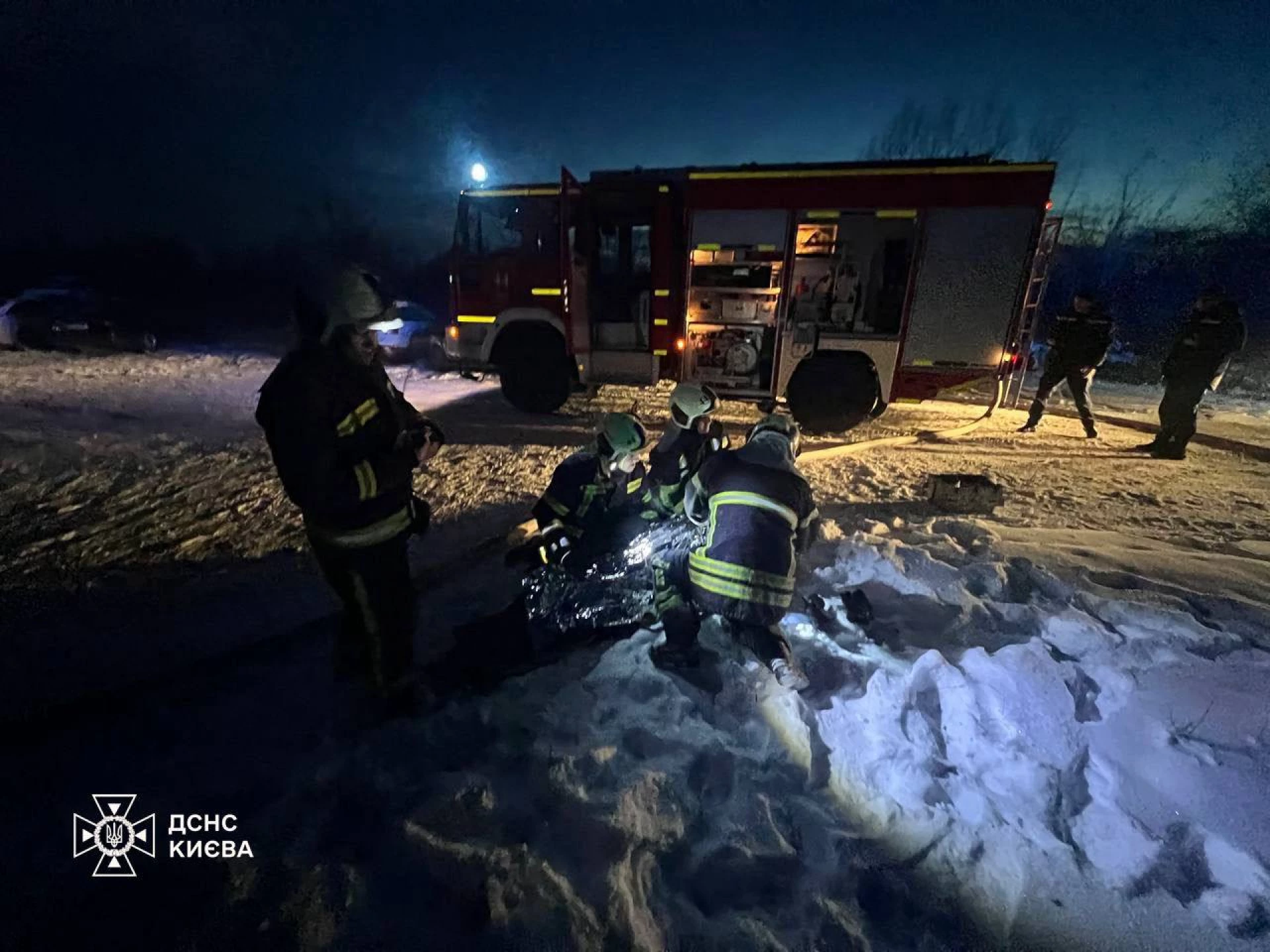 У столиці під час ліквідації пожежі врятували чоловіка