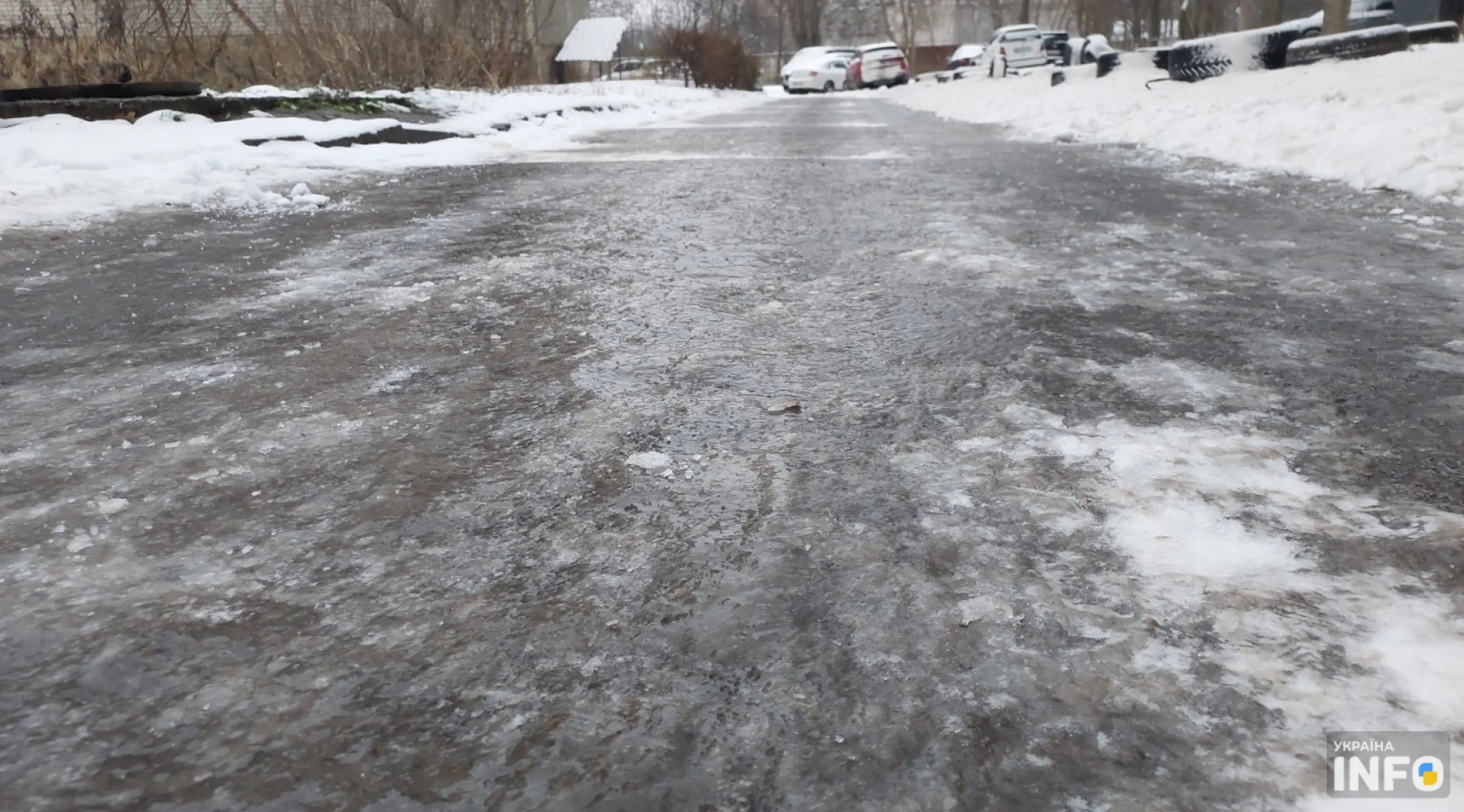 Сніг, хуртовини і ожеледь прогнозують в Україні, на вихідних – різке похолодання