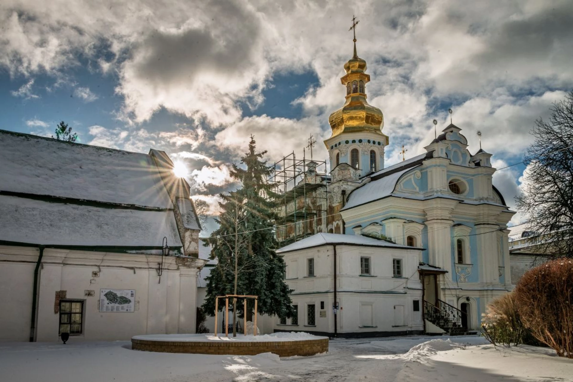 У Києво-Печерській лаврі реставрують монументальний живопис XVIII століття