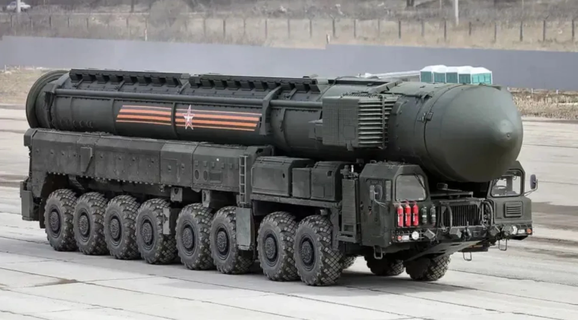 «Орєшнік» спалив повне зібрання творів Леніна – «Флеш»