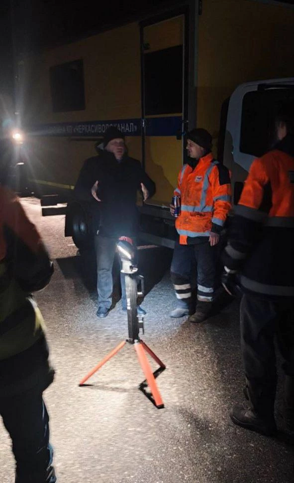 На вулиці Гоголя у Черкасах продовжують ремонт каналізаційного колектора