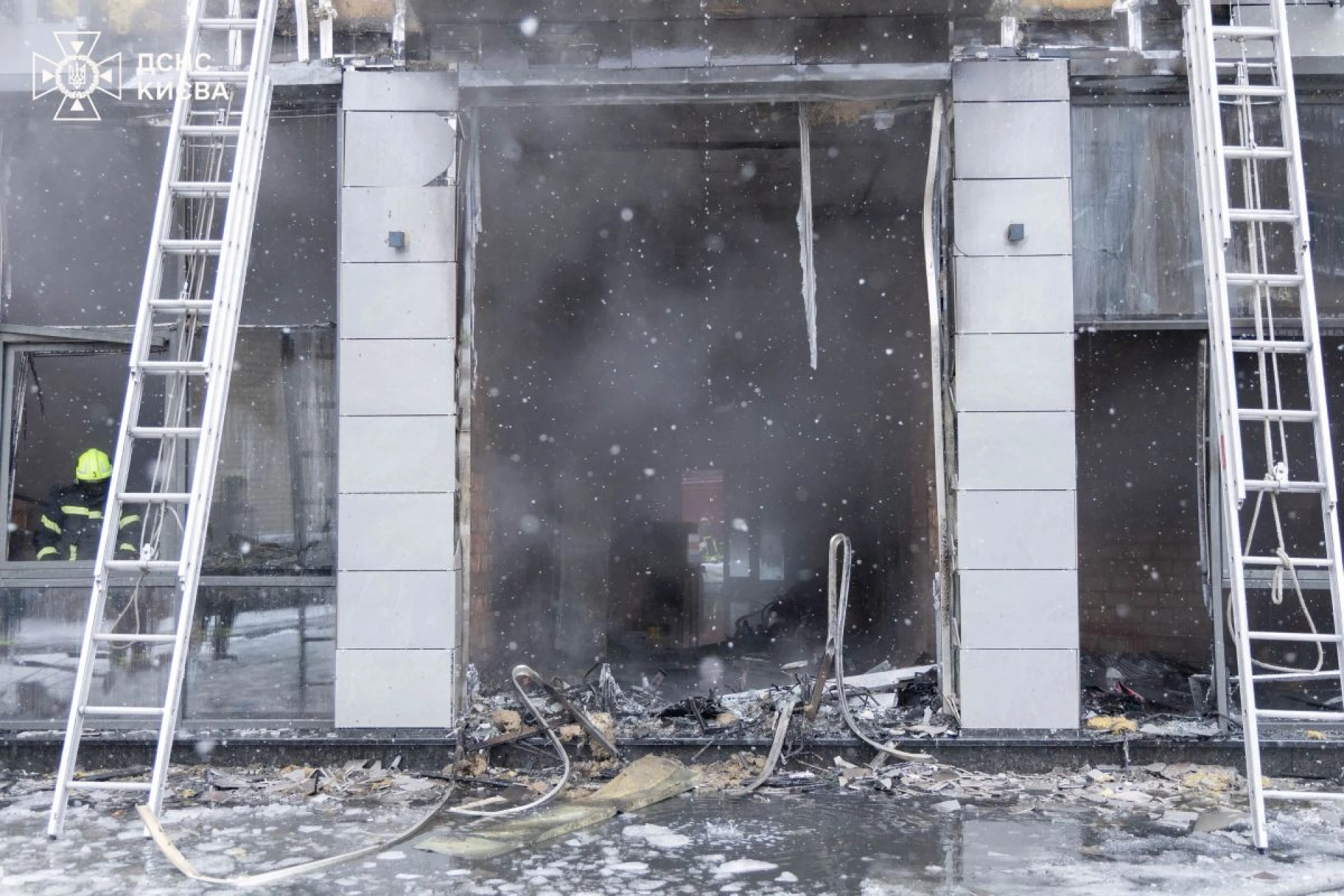 У Шевченківському районі Києва під час пожежі врятували 5 людей