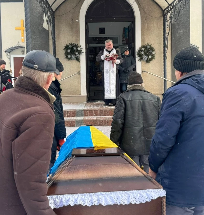 У Черкаській області попрощалися зі снайпером, який загинув на Курському напрямку
