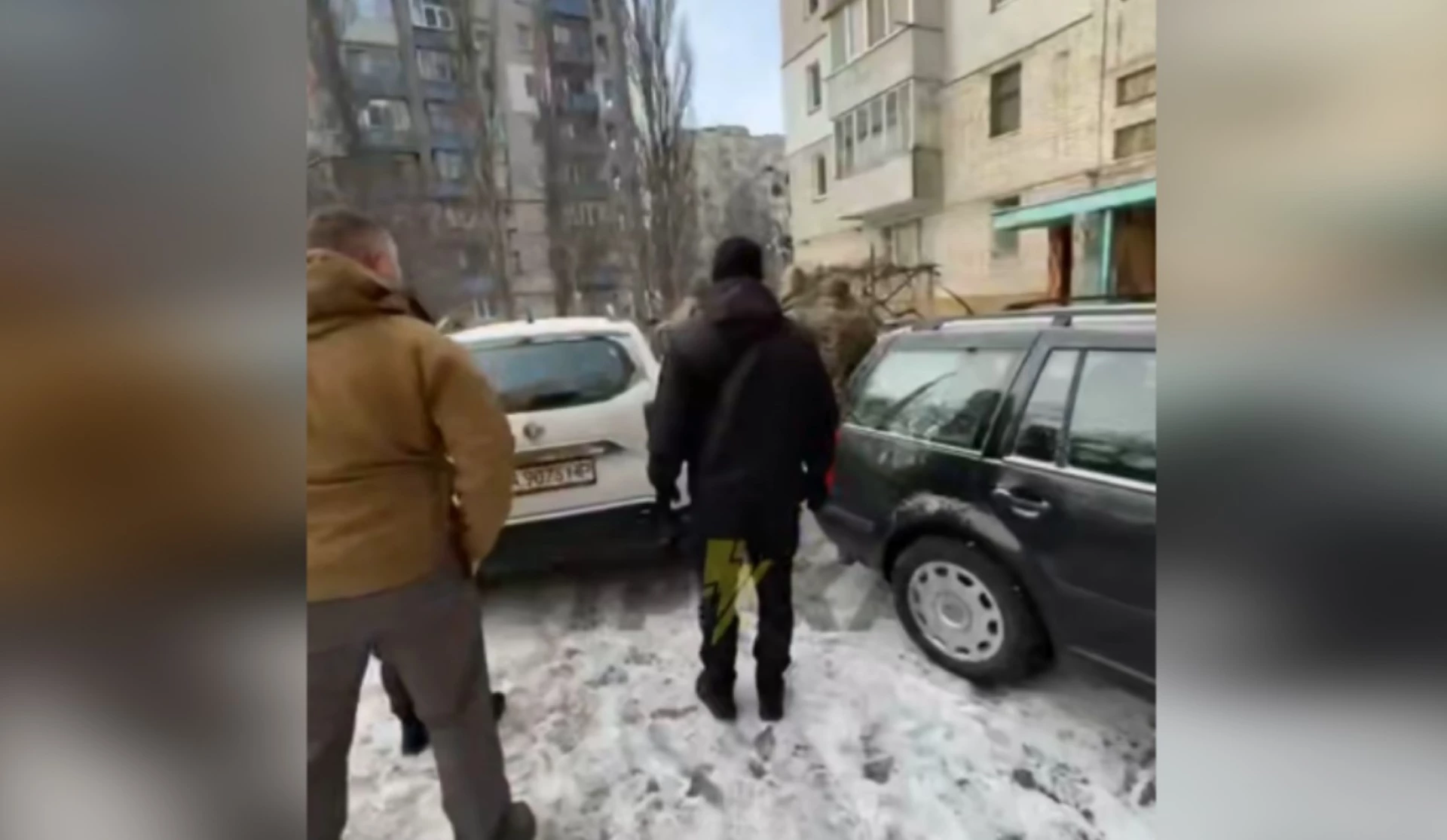 Використали газовий балончик. Публікують кадри конфлікту з ТЦК у Черкасах