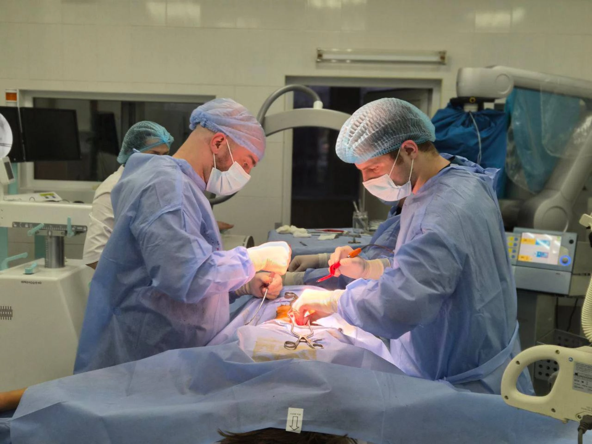 У Києві лікарі врятували дитину з важкою травмою хребта