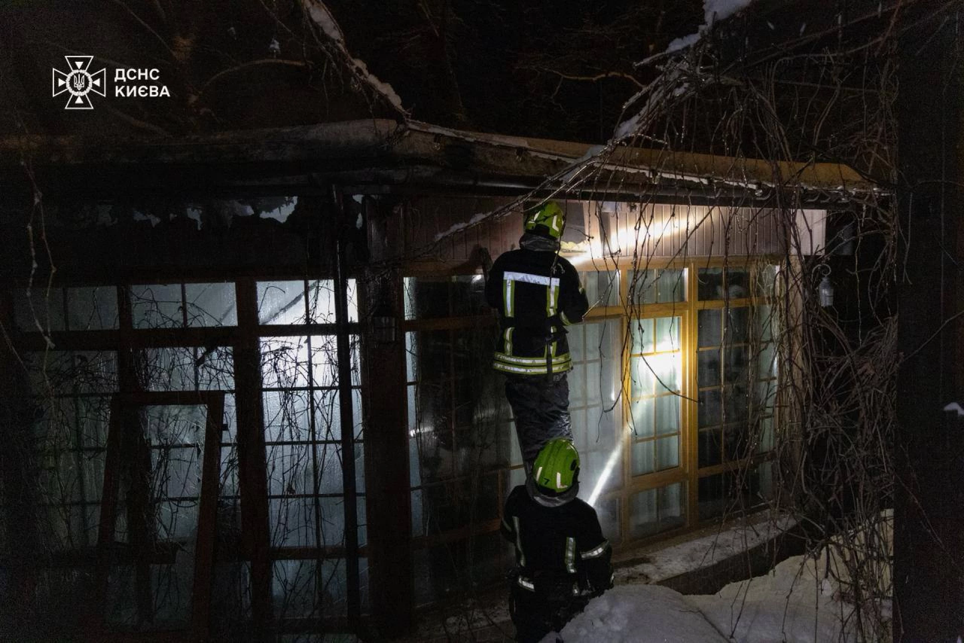 У Подільському районі Києва ліквідували пожежу на території ресторану