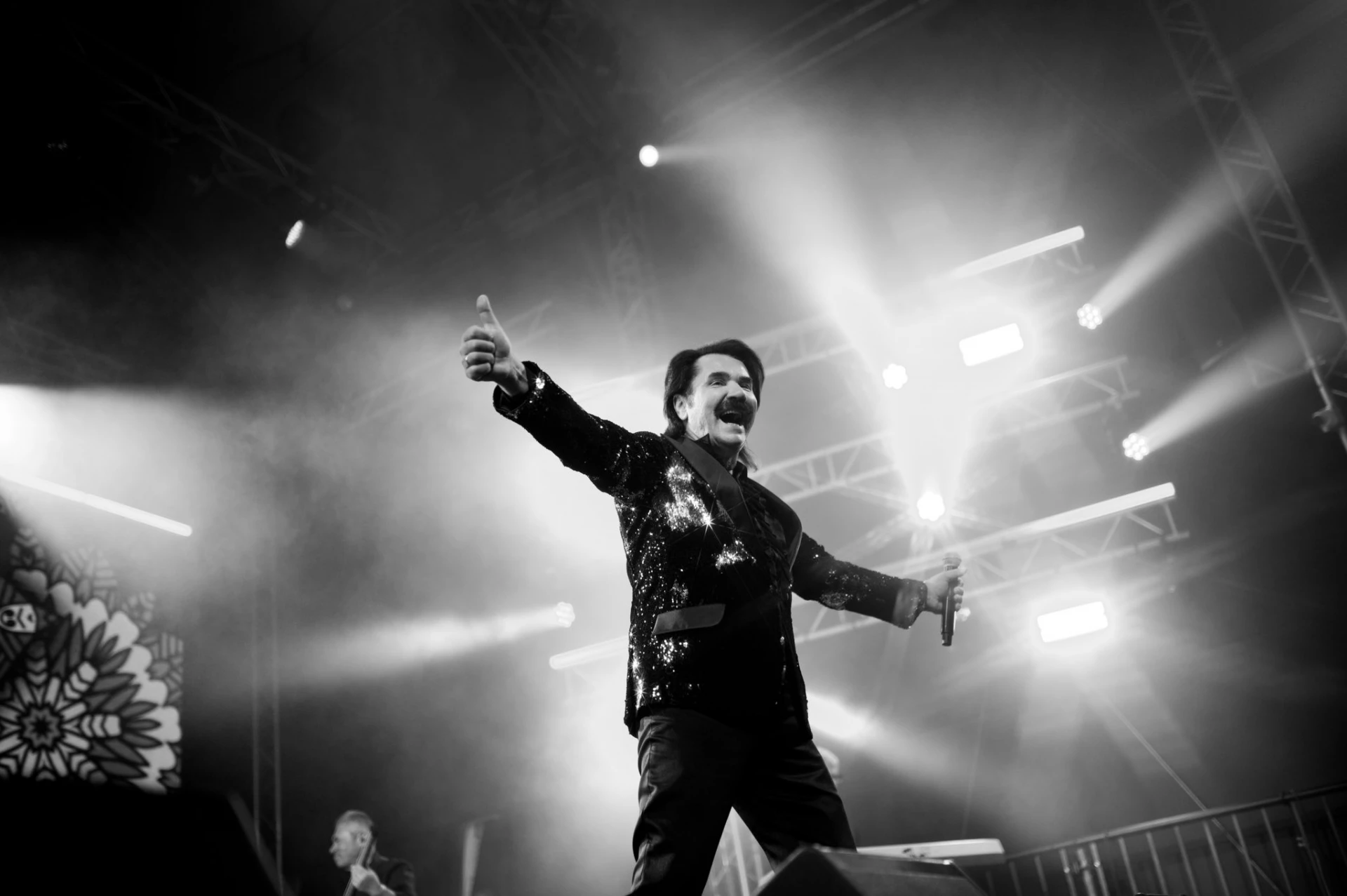 Зібров розповів, як його родина живе без світла у маєтку під Києвом