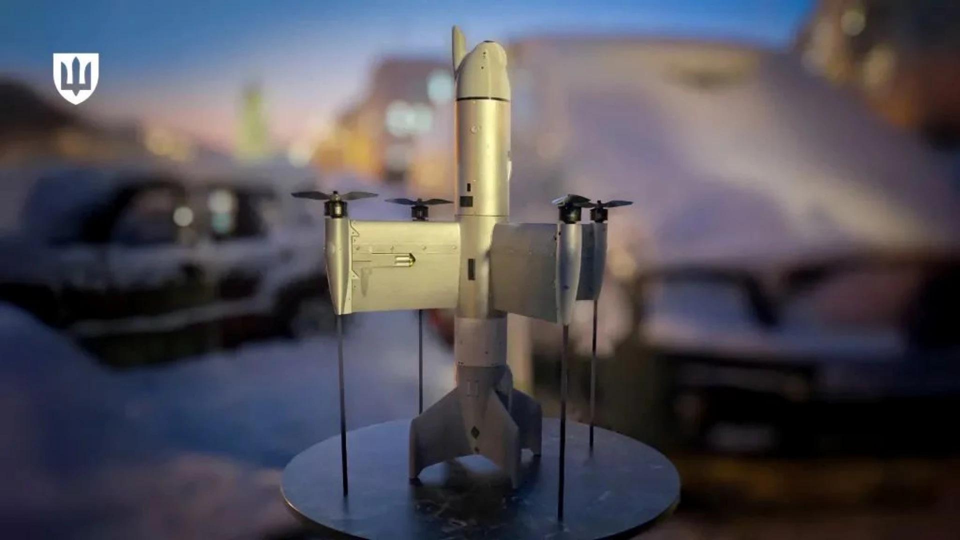 У Києві британській делегації презентували український дрон-перехоплювач Octopus