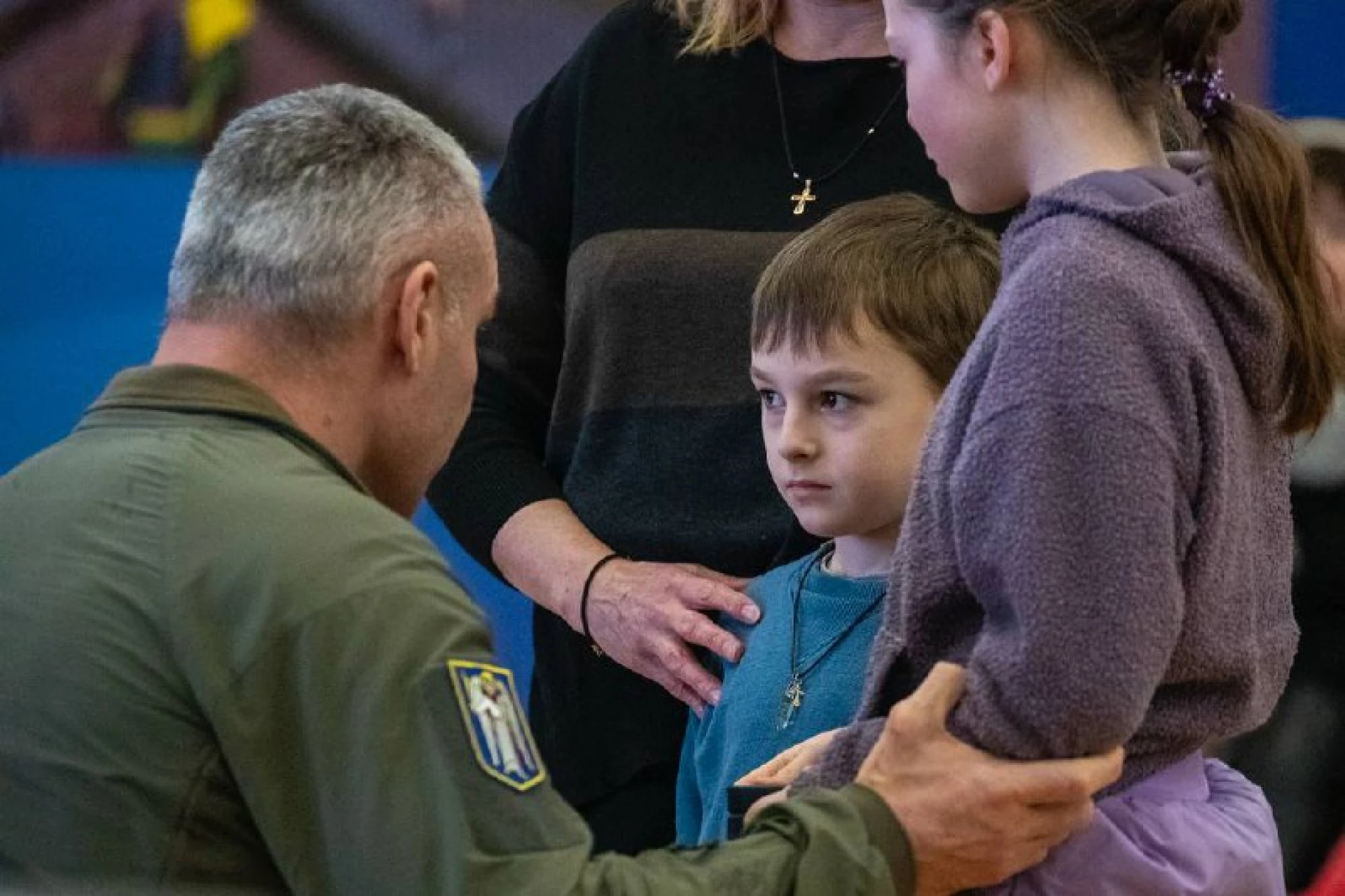 Кличко вручив рідним загиблих героїв-захисників медалі «Честь. Слава. Держава»