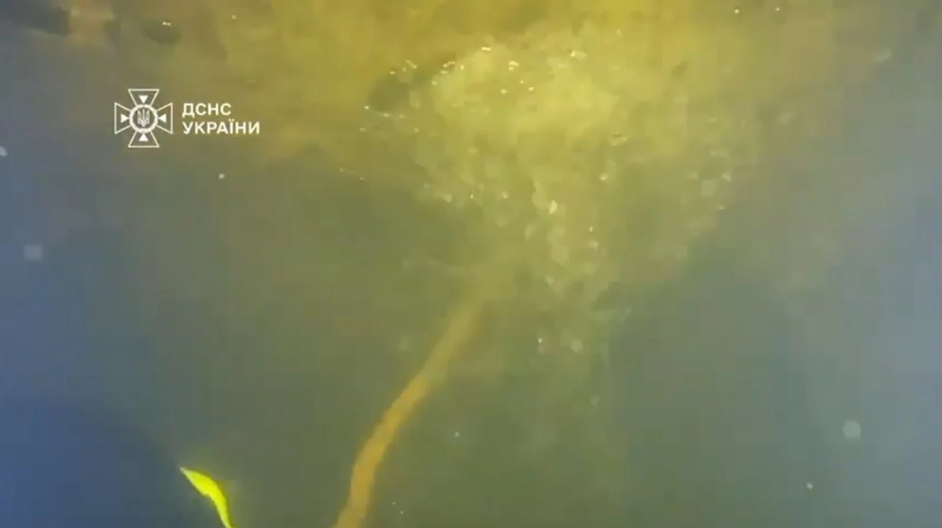 Черкаські водолази провели унікальну спецоперацію, щоб відновити тепло в будинках киян. Відео