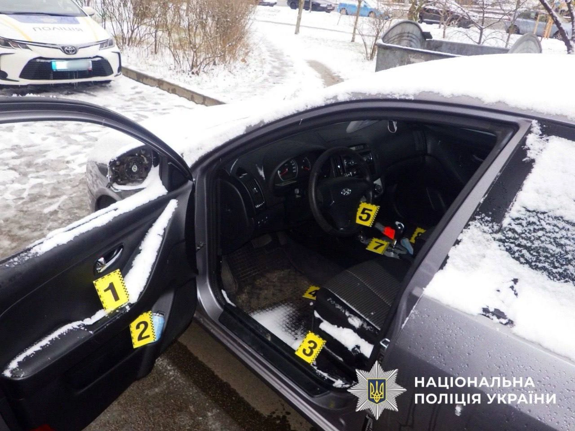 Поліцейські Києва розшукали та повернули автомобіль киянці, яка навіть не здогадувалася що її автомобіль викрали