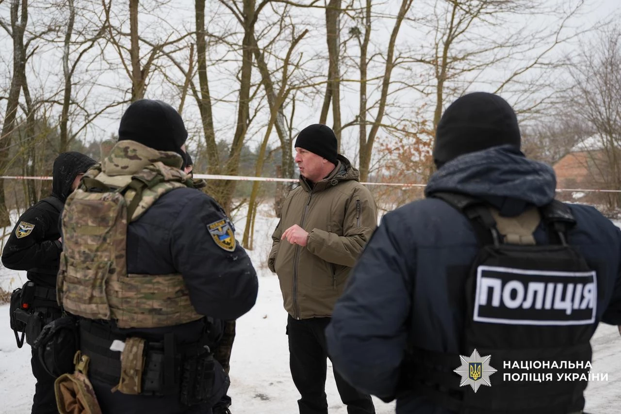 Вбивство поліцейських на Черкащині: у стрільця виявили схрон зі зброєю. Відео