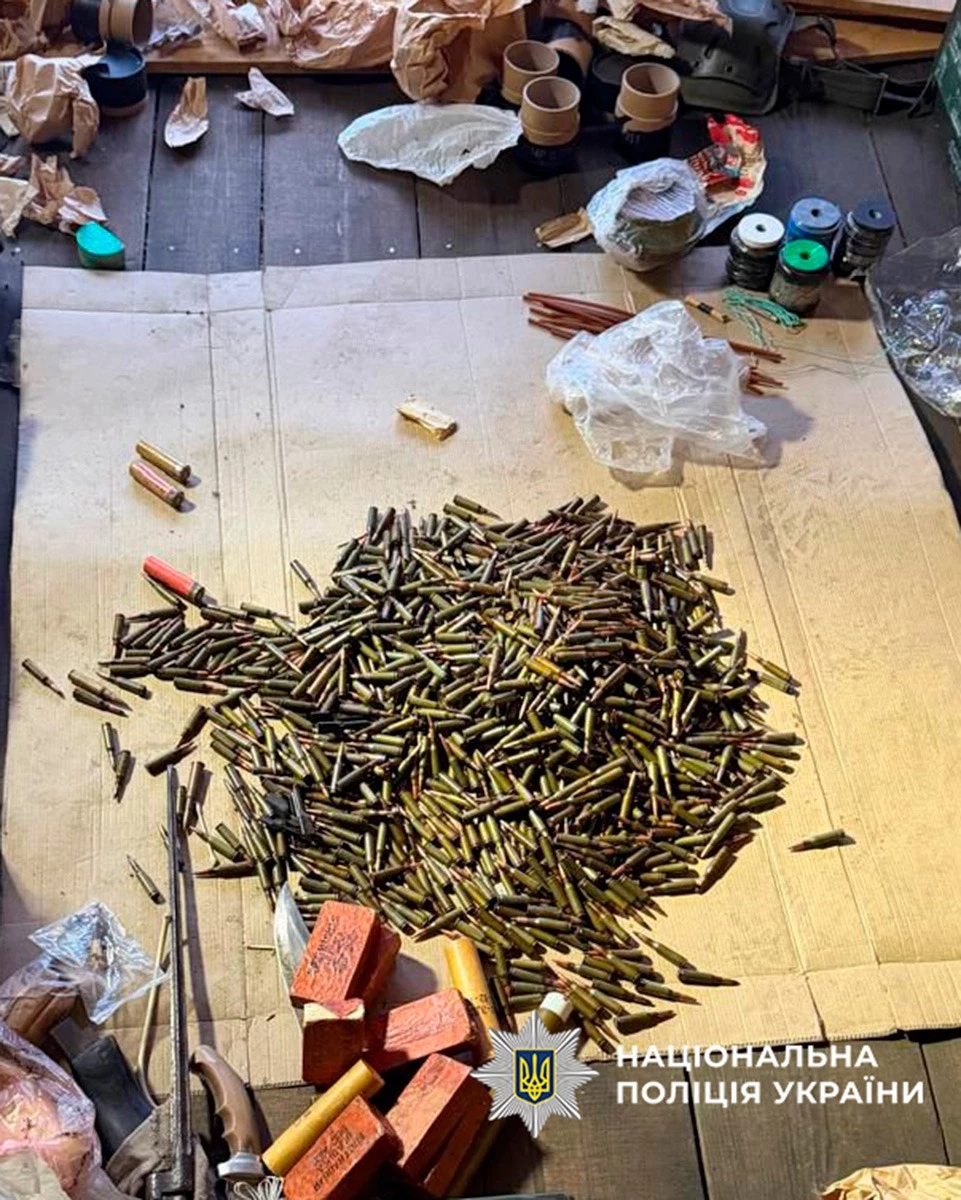 Вбивство поліцейських на Черкащині: у стрільця виявили схрон зі зброєю. Відео