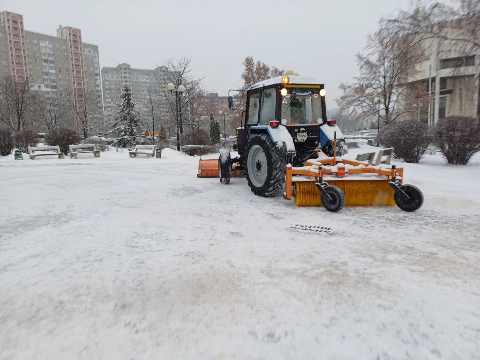 Понад 300 приписів та 50 адмінпротоколів за добу: у Києві фіксують неякісне прибирання снігу та накрижень