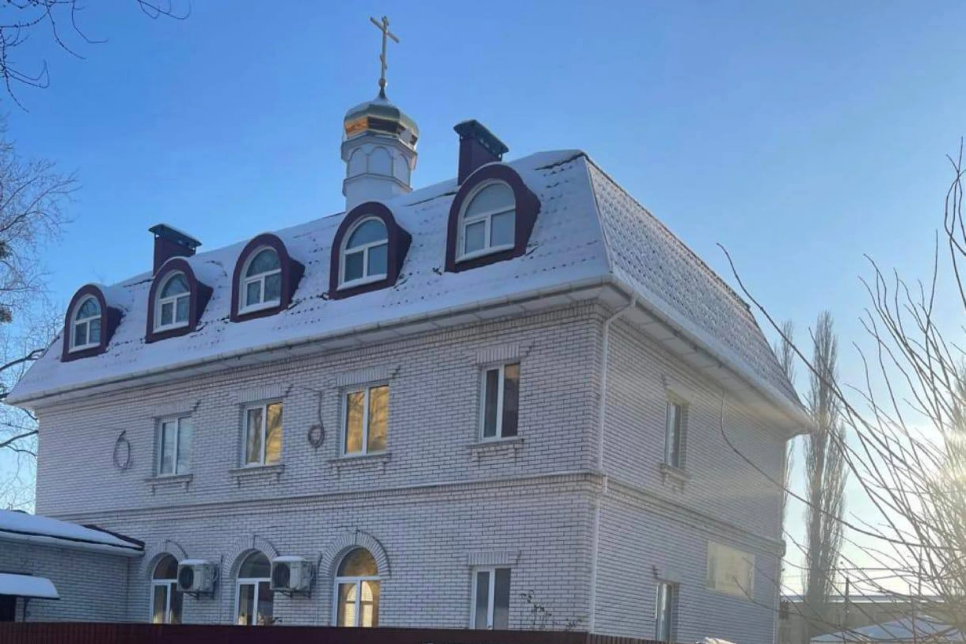 На Київщині священнослужителя підозрюють у відчуженні храму вартістю майже 6 млн грн