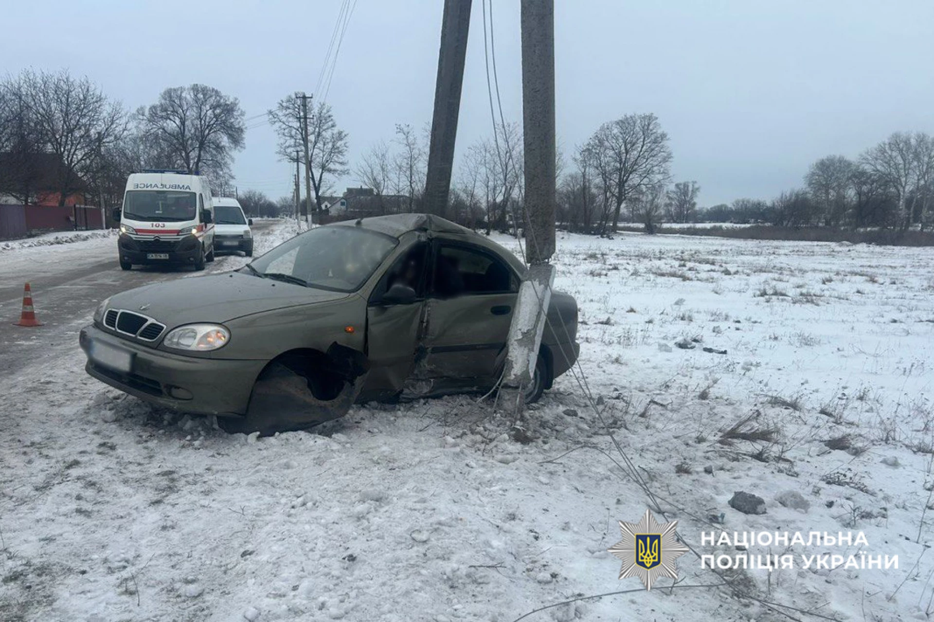 Daewoo Lanos влетів у стовп на Золотоніщині, водій загинув
