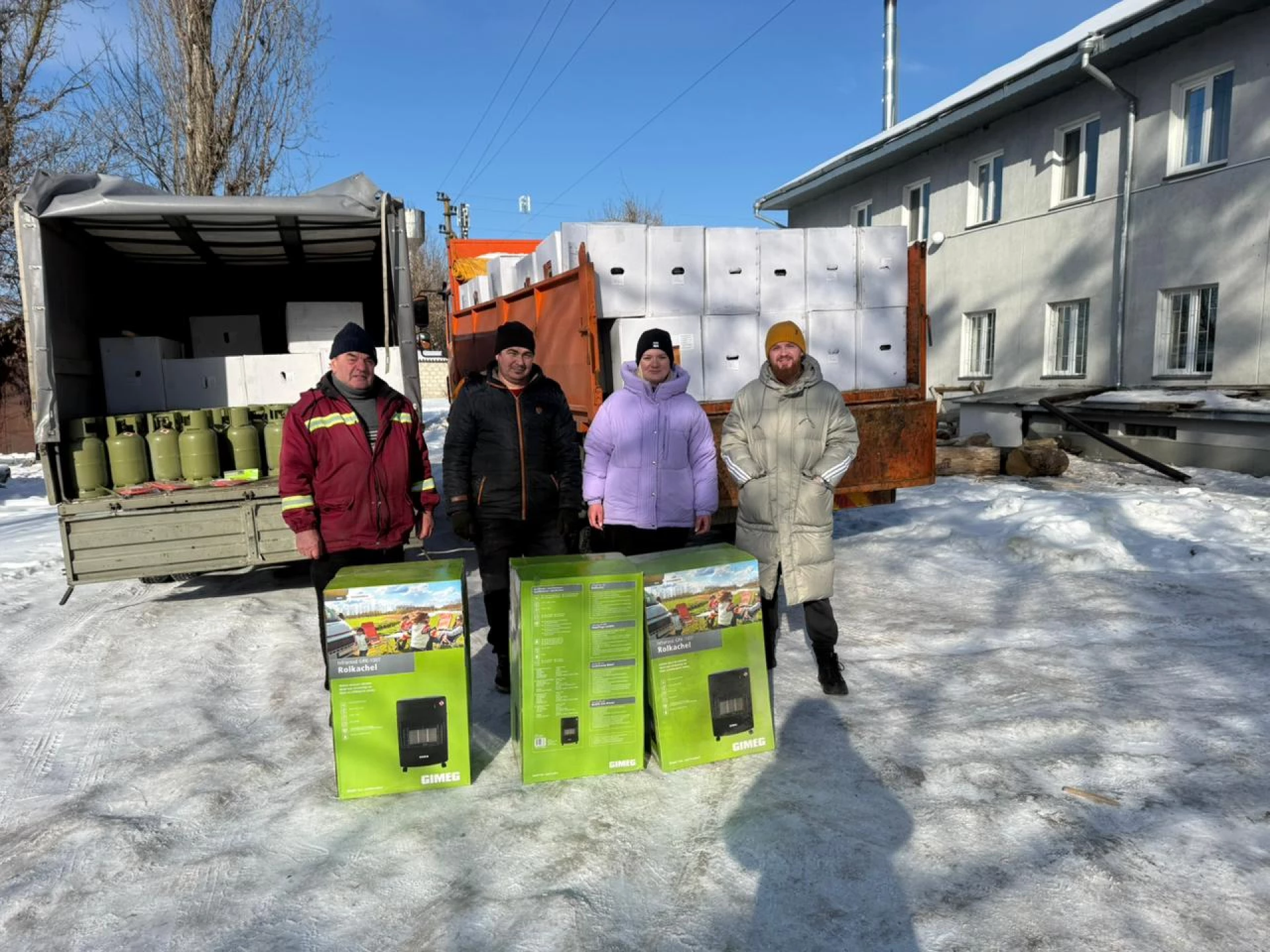 Благодійний фонд «Рух Елеон» передав Києву газові балони, пальники й обігрівачі