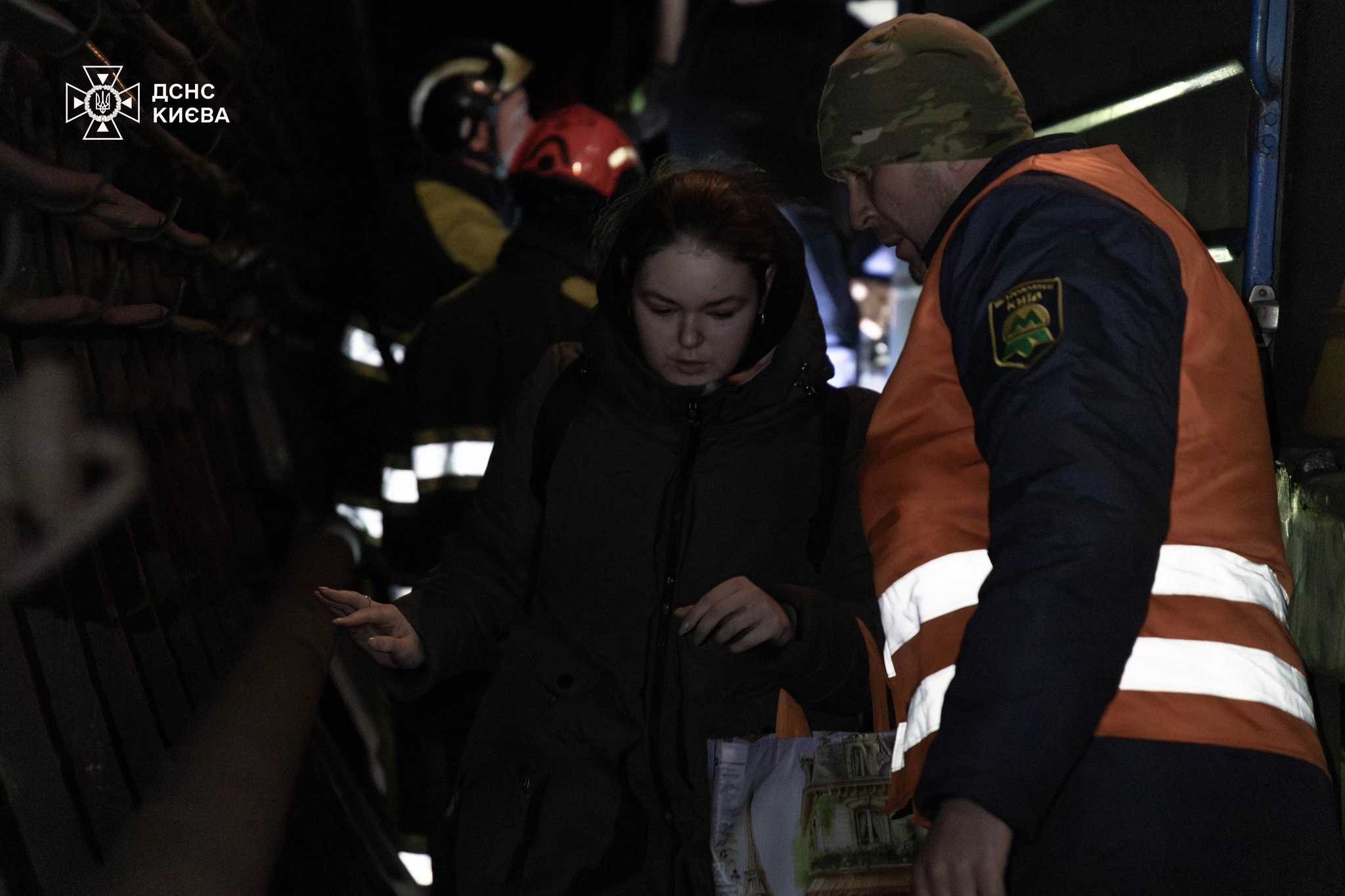 Майже 500 людей евакуювали з київського метро під час аварійного відключення електроенергії