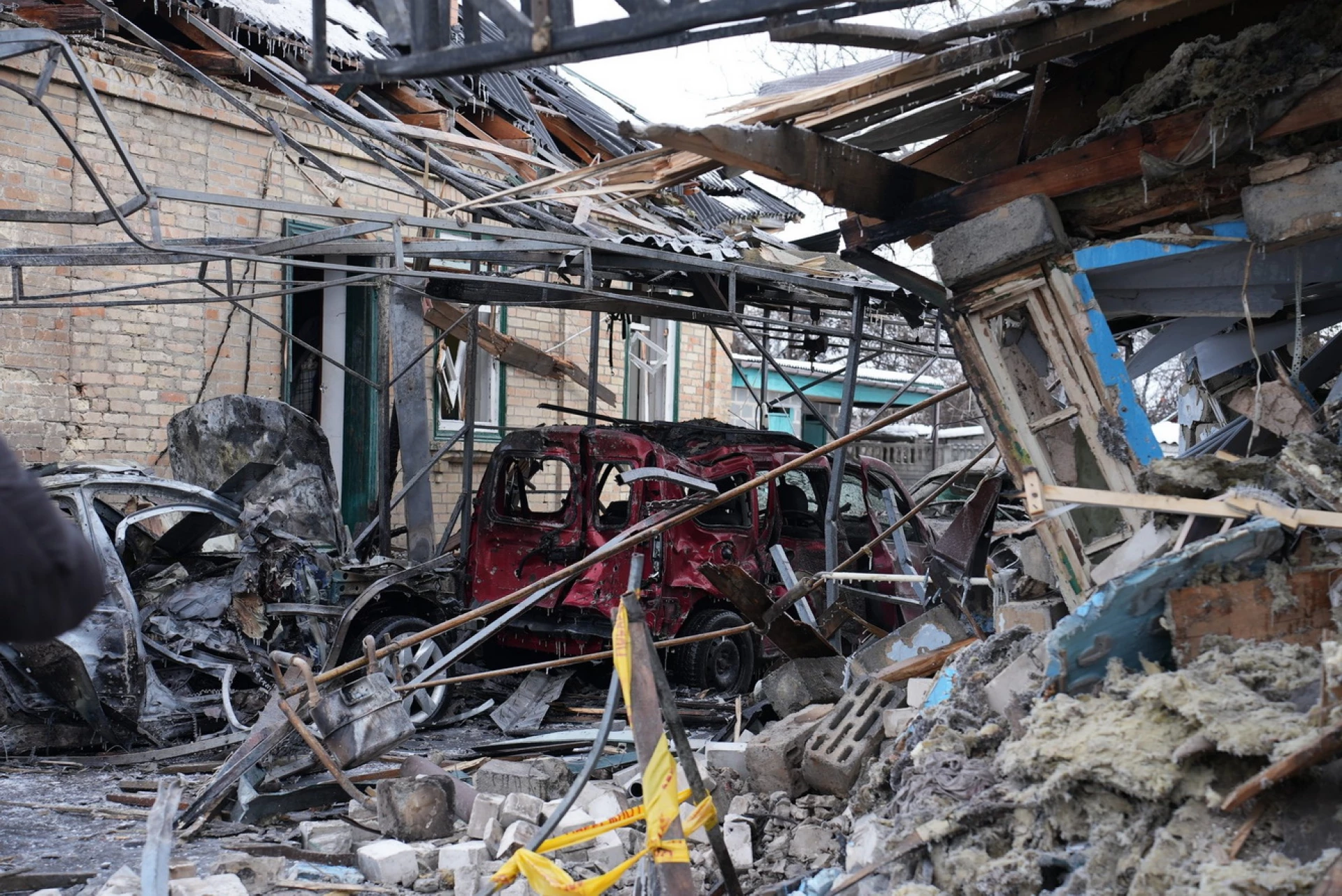 Нічна атака дронів по Черкасах: поранені люди, зруйновані будинки та пожежі