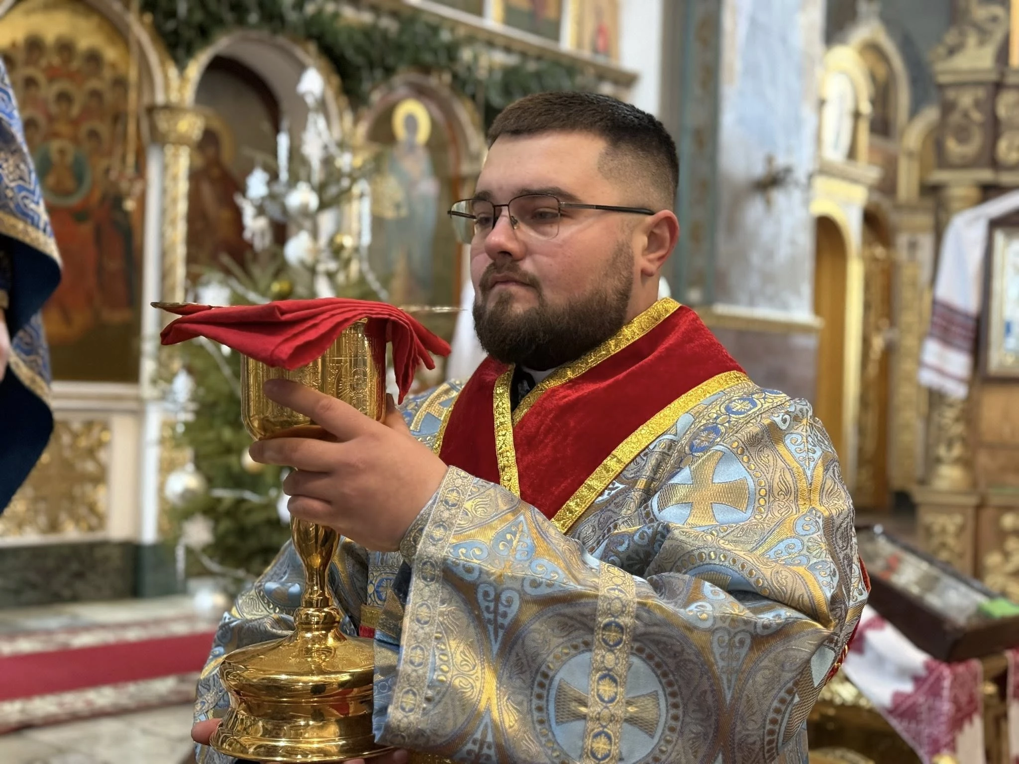 У Свято-Михайлівському гарнізонному соборі освячували свічки з нагоди Стрітення. Фото