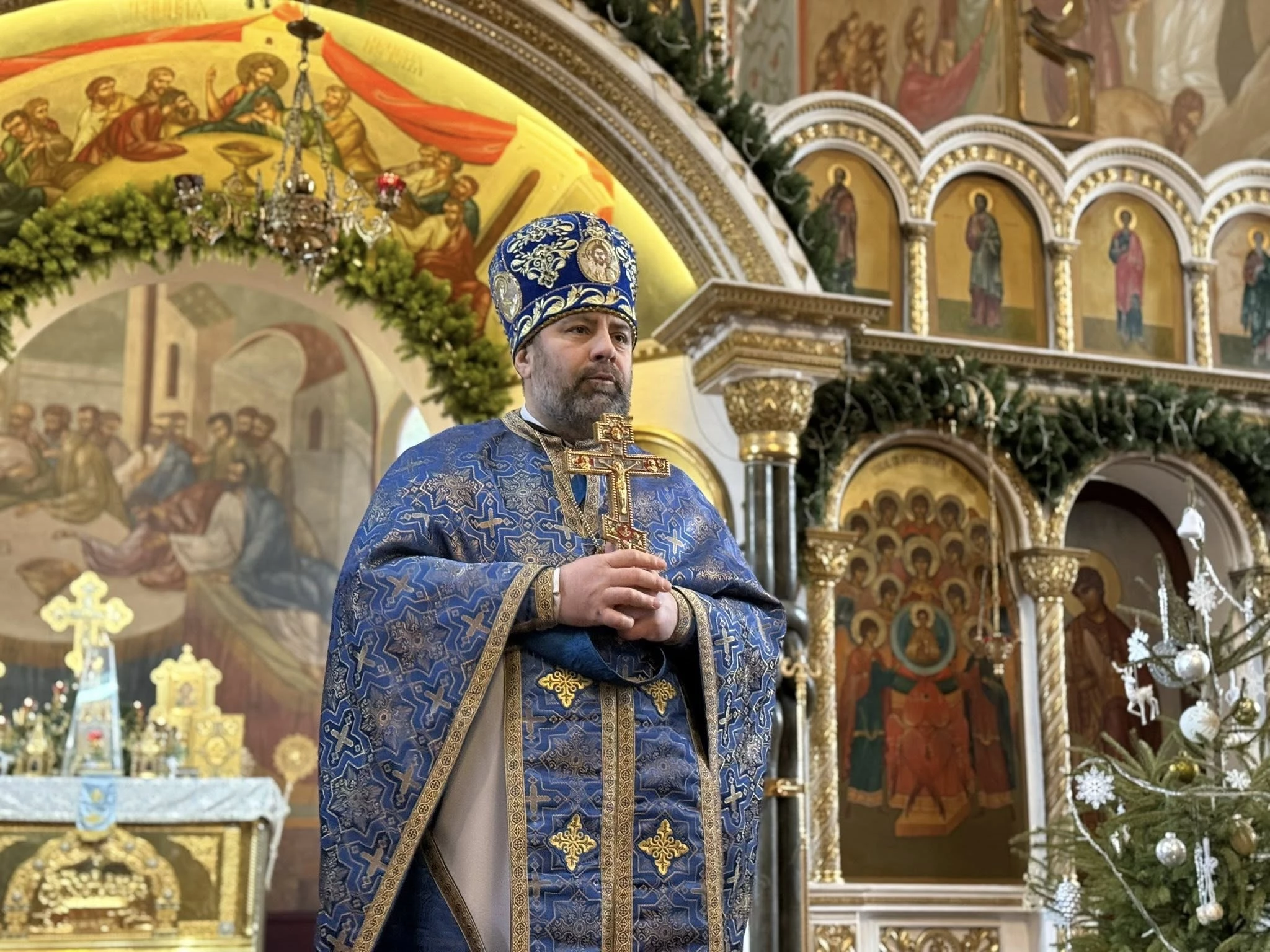 У Свято-Михайлівському гарнізонному соборі освячували свічки з нагоди Стрітення. Фото