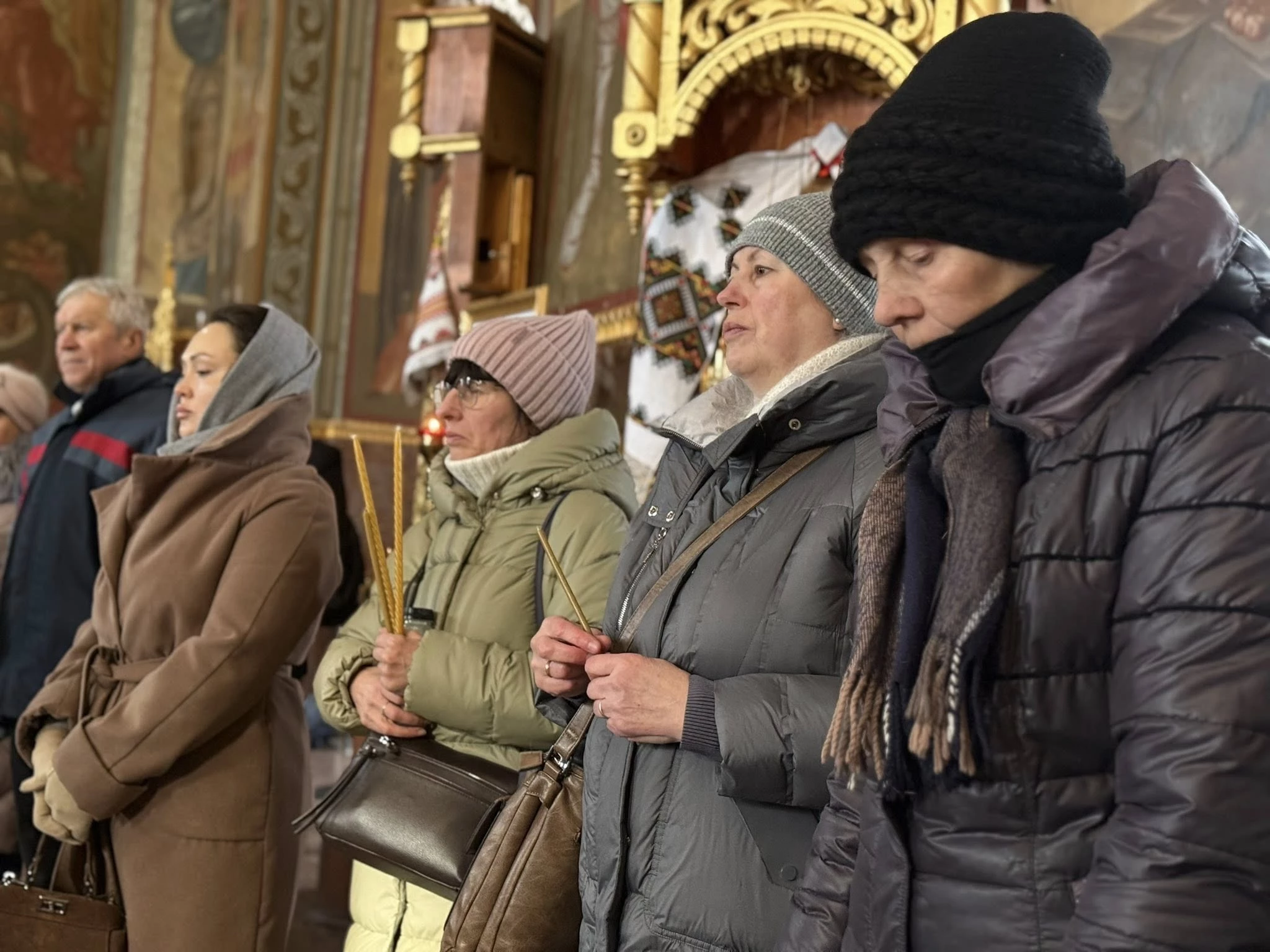 У Свято-Михайлівському гарнізонному соборі освячували свічки з нагоди Стрітення. Фото