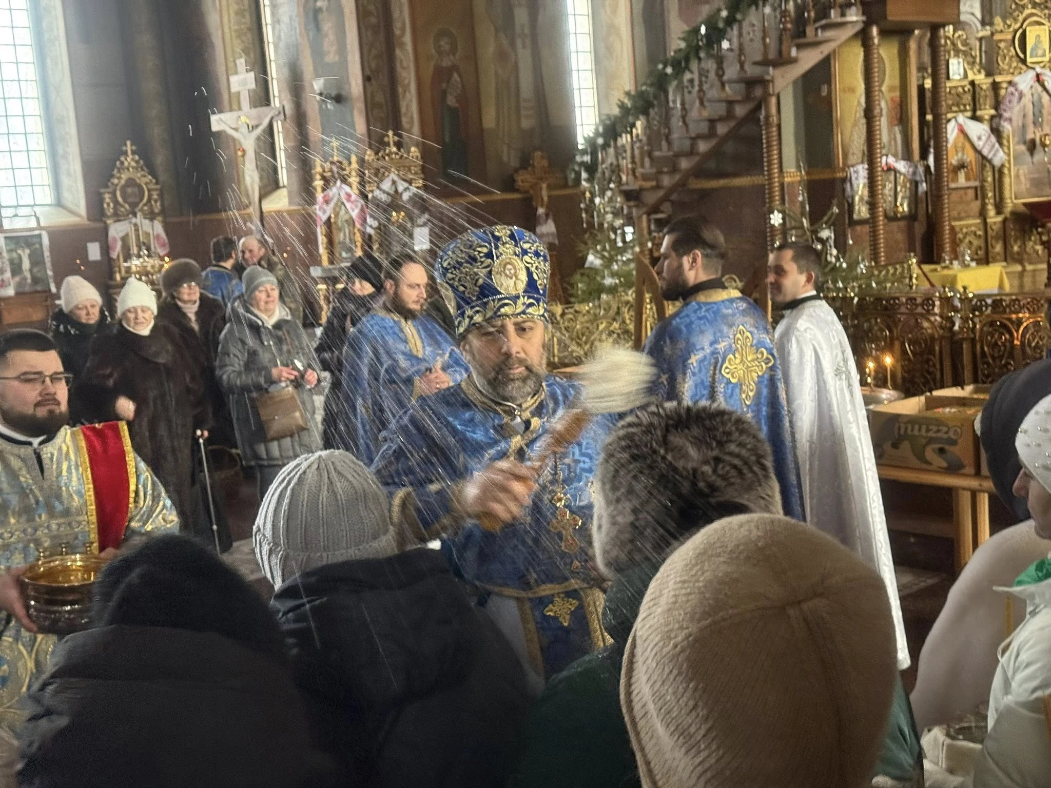У Свято-Михайлівському гарнізонному соборі освячували свічки з нагоди Стрітення. Фото