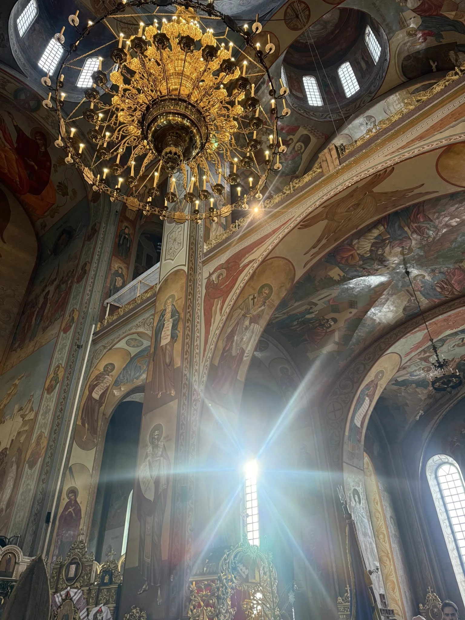 У Свято-Михайлівському гарнізонному соборі освячували свічки з нагоди Стрітення. Фото