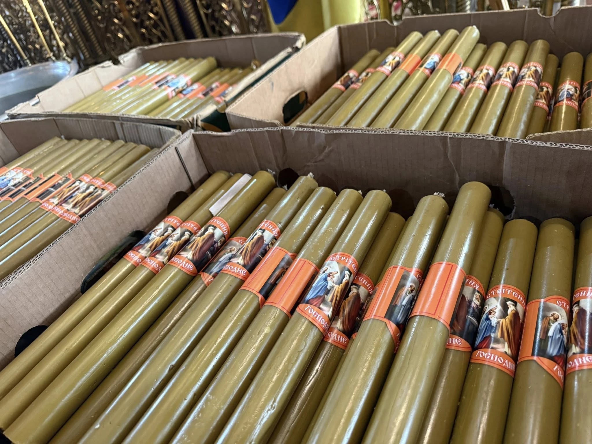 У Свято-Михайлівському гарнізонному соборі освячували свічки з нагоди Стрітення. Фото