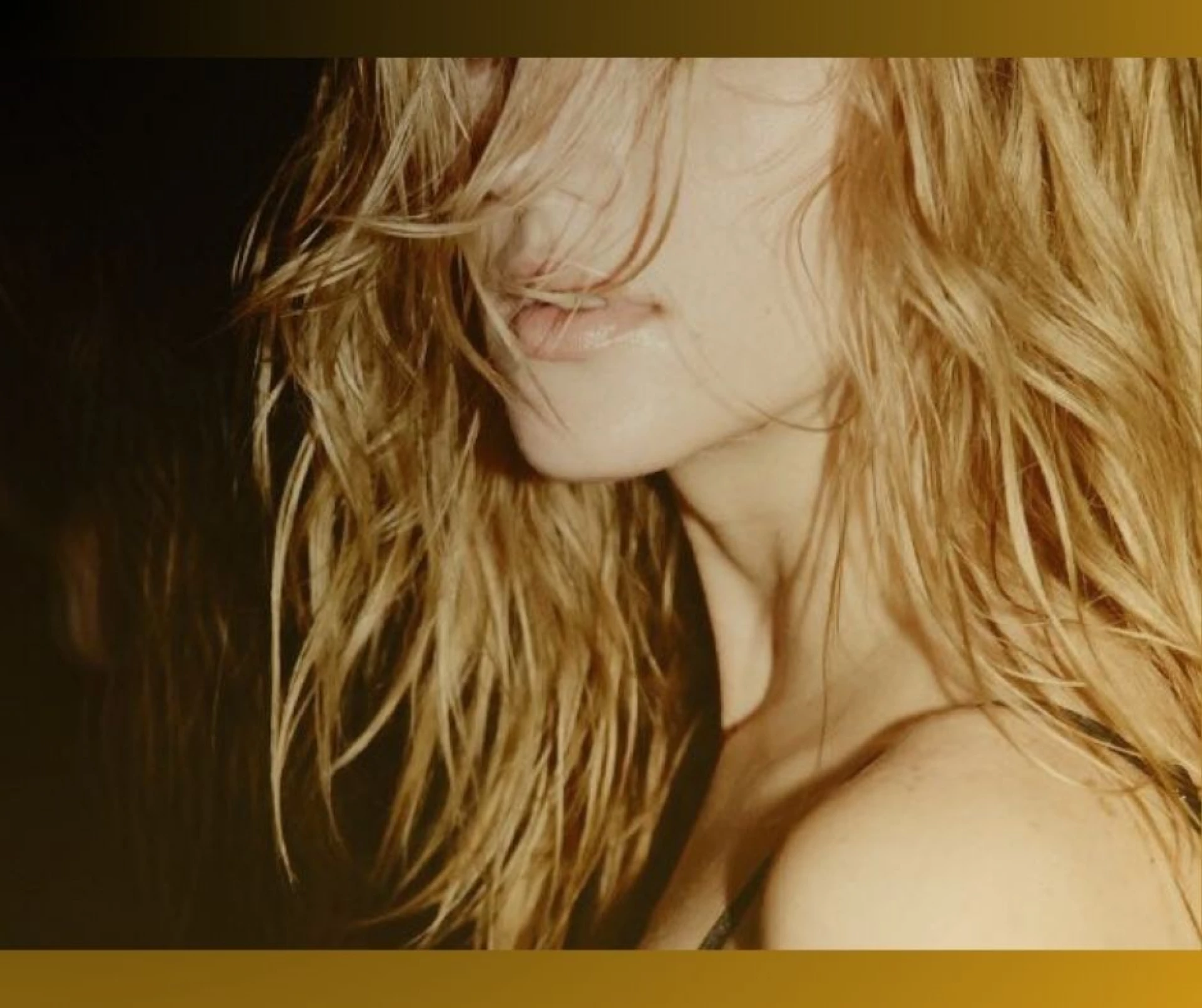 Топлес пропонували давити тварин танком за 30 тис. доларів – розповідь ексмоделі