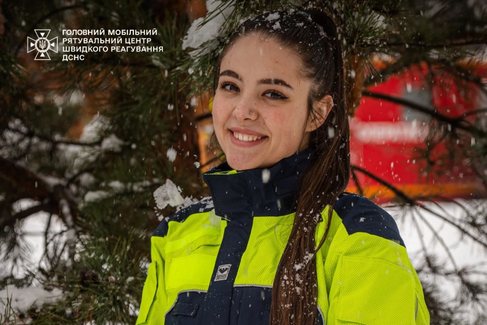 Під обстрілами, але з упевненістю у виборі: історія рятувальниці з Київщини