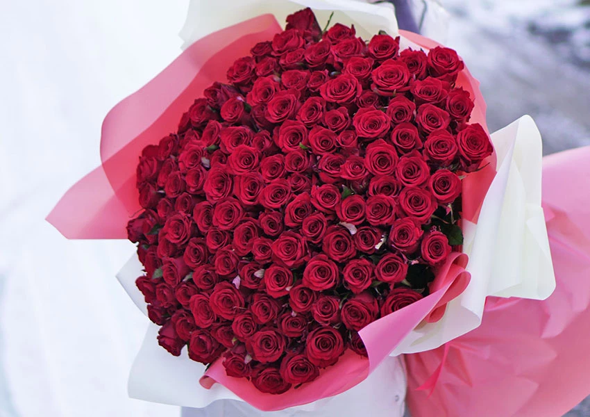 14 лютого: сервіс доставки по Києву радить замовити квіти он-лайн