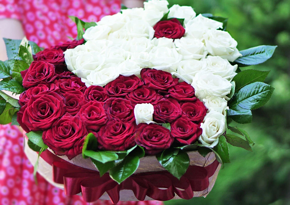 14 лютого: сервіс доставки по Києву радить замовити квіти он-лайн