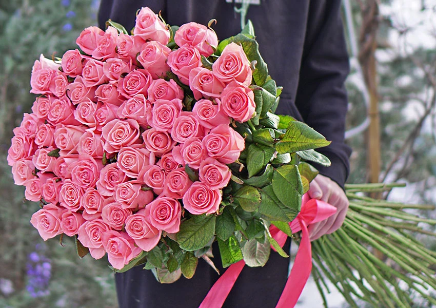 14 лютого: сервіс доставки по Києву радить замовити квіти он-лайн