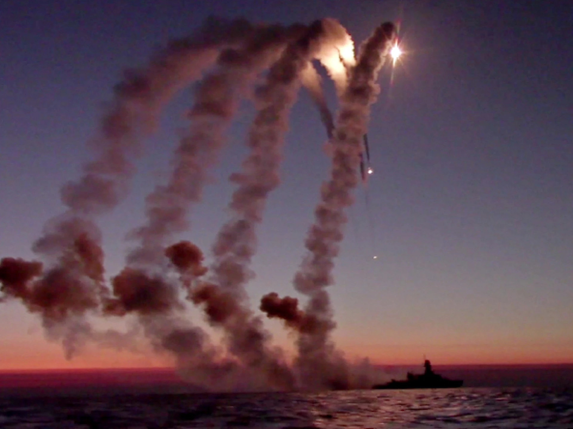 З-під завалів врятували 8 людей: наслідки атаки рф на Київщину