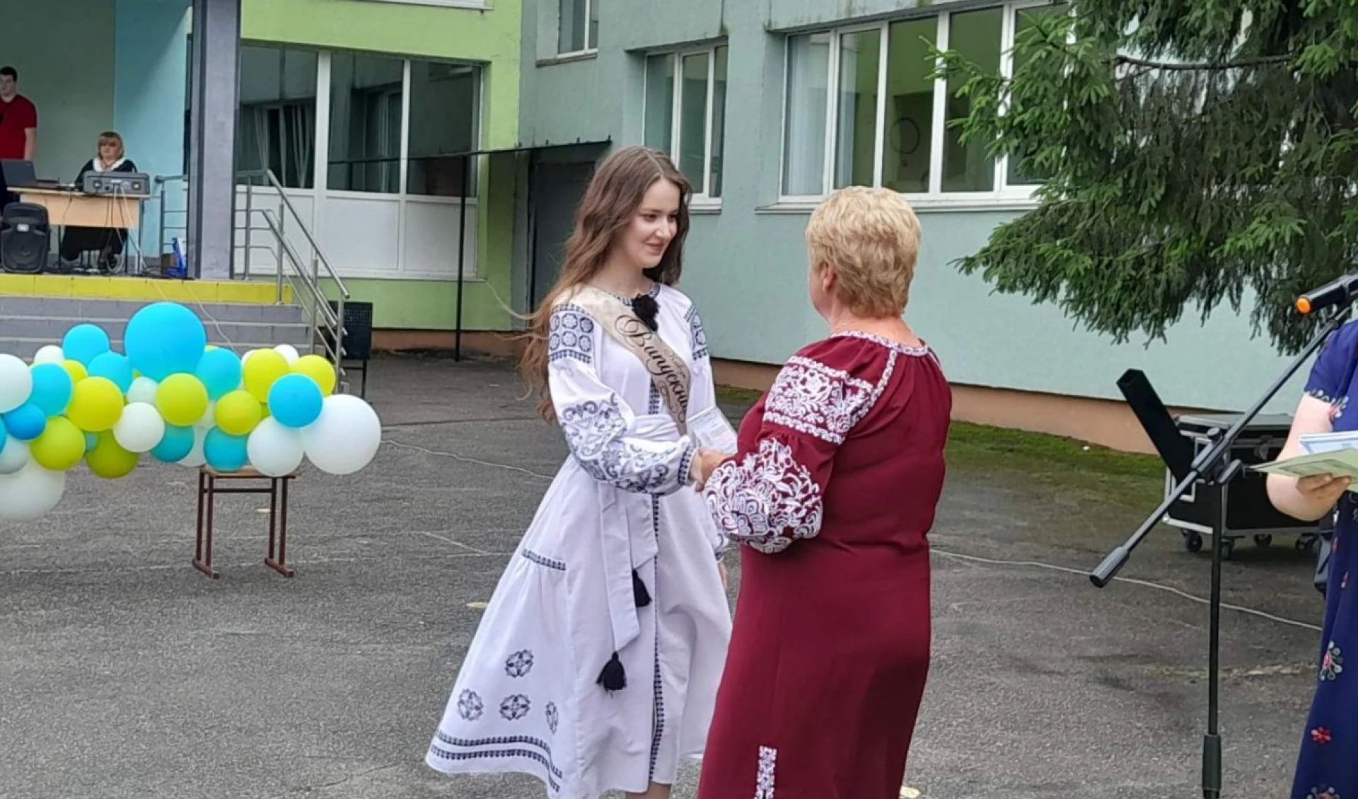 Коли у школах Черкас завершиться навчальний рік і будуть випускні вечори