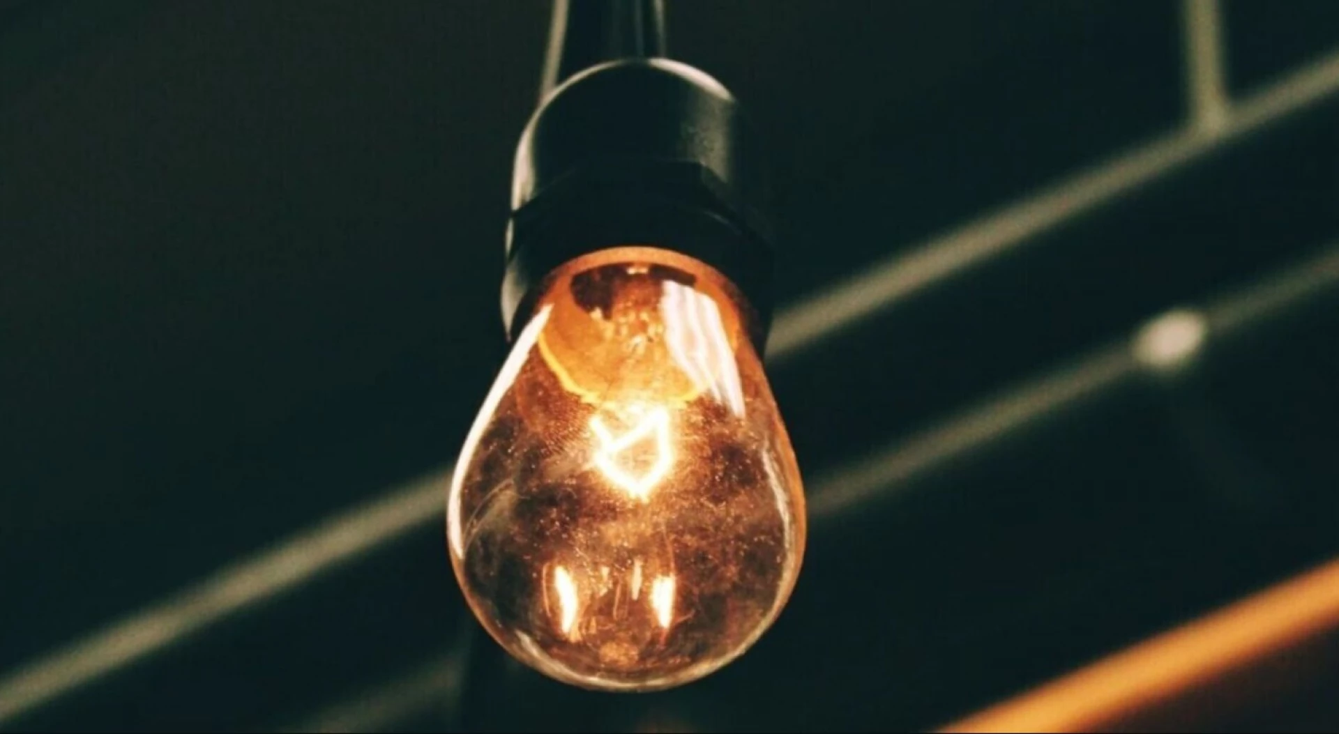 Відключення світла у Черкаській області: графіки на 22 лютого