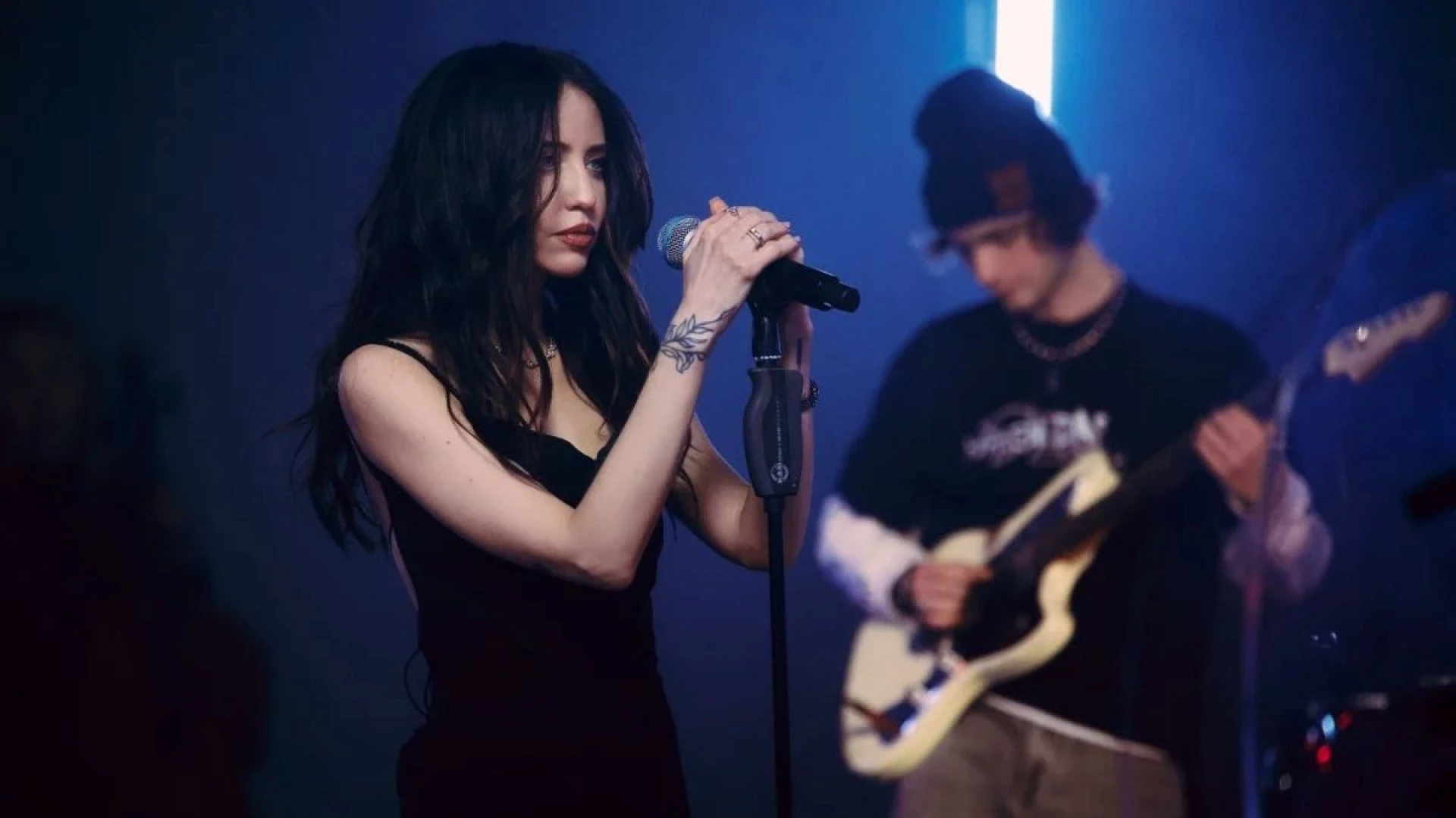 DOROFEEVA переспівала хіт гурту «ADAM»