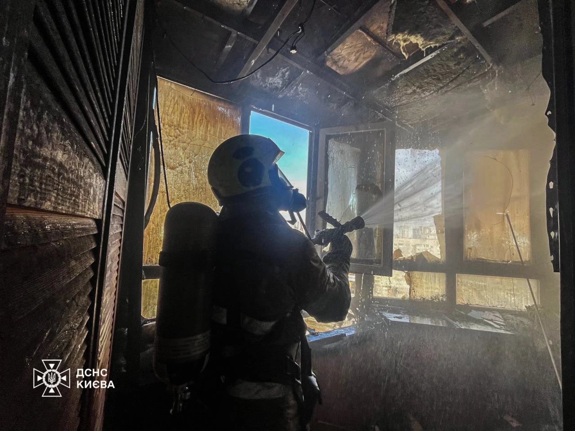 У столичній багатоповерхівці сталася пожежа на 17 поверсі