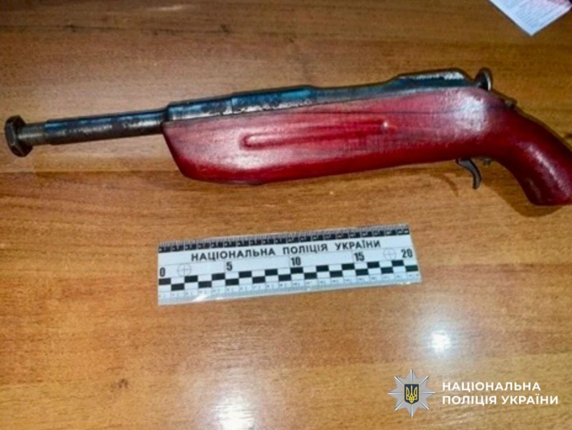 Збував зброю та боєприпаси: поліцейські Київщини повідомили фігуранту про підозру