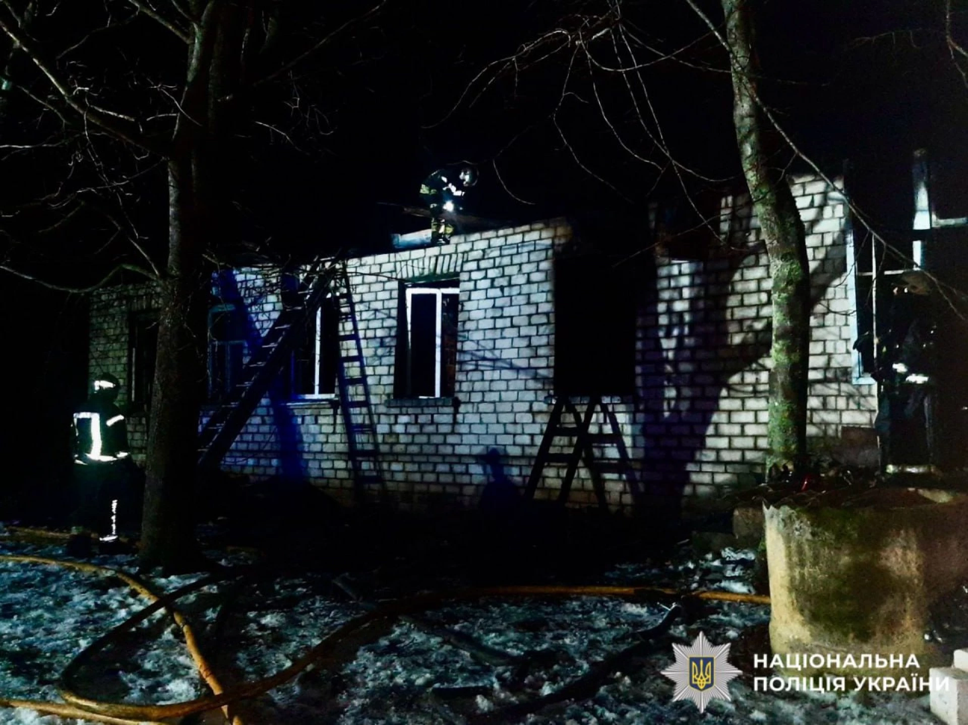 Поліція Київщини встановлює обставини пожежі, в якій загинув чоловік